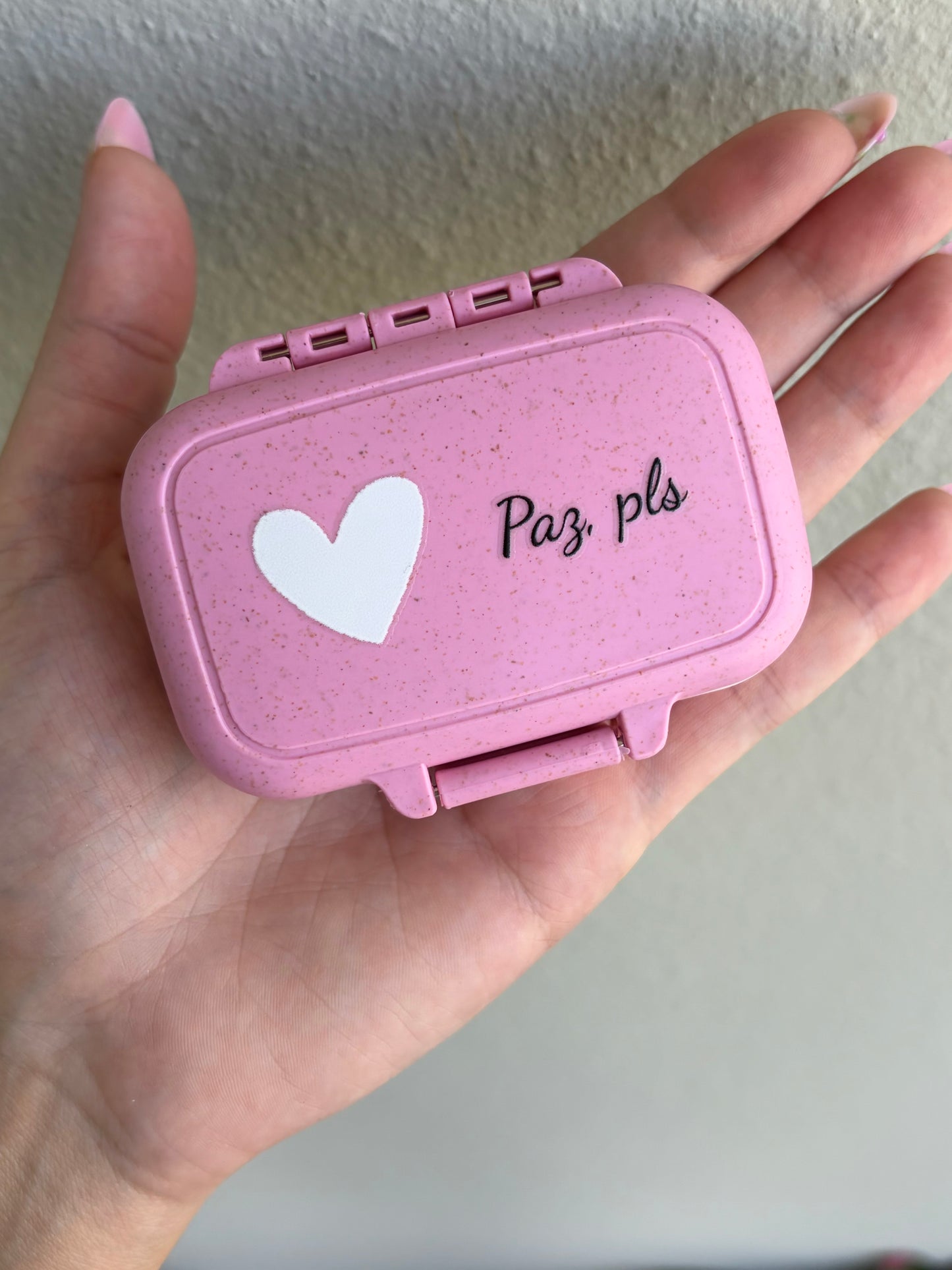 Pastillero Rosa | “Paz, Pls”